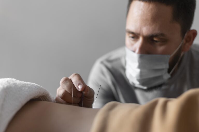 ฝังเข็ม ปวดท้อง PMS ประจำเดือน